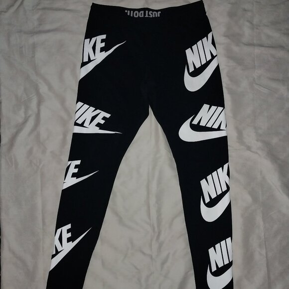 Nike Black and White Just Do It Logo Joggers - Size M - Picture 1 of 5